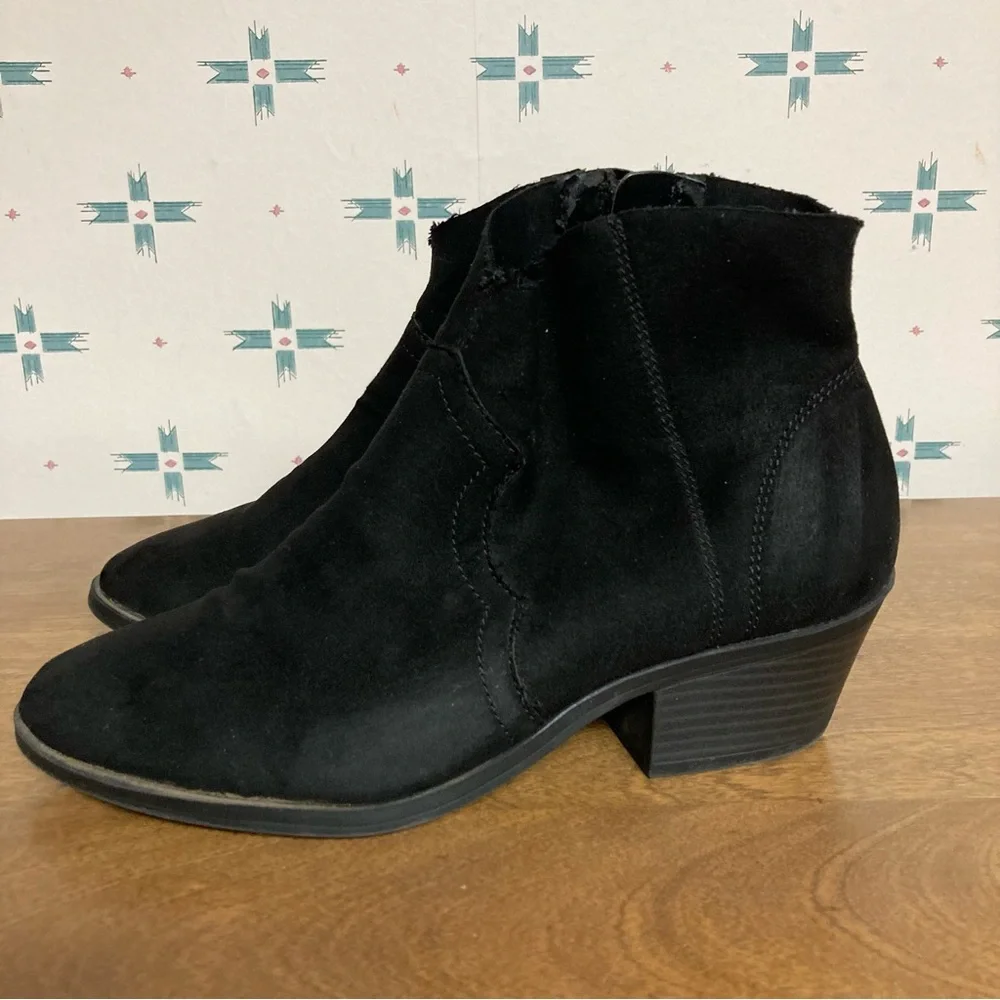 5/$15 Time and True Black Western Style Ankle Boots 6.5